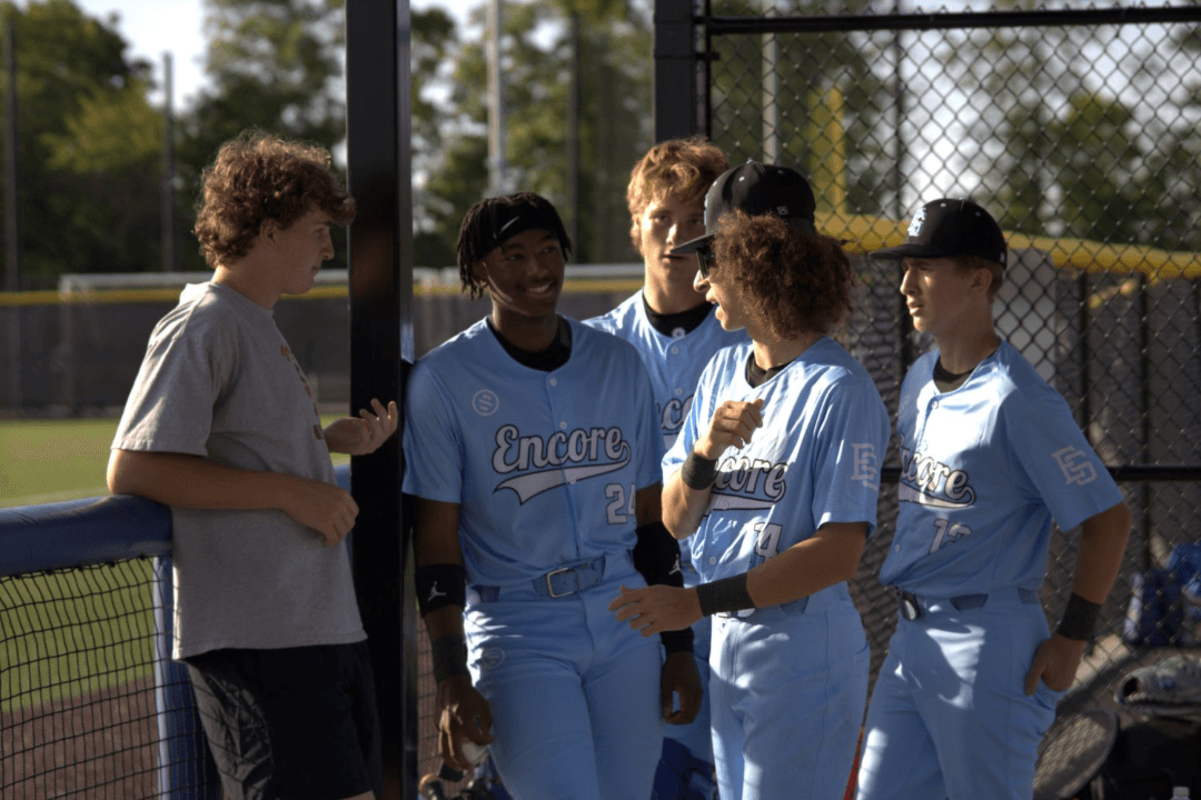 15u team huddle on the mound